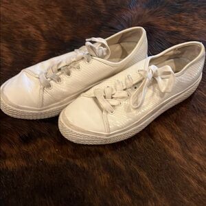 Dolce Vita ivory  Textured Sneakers